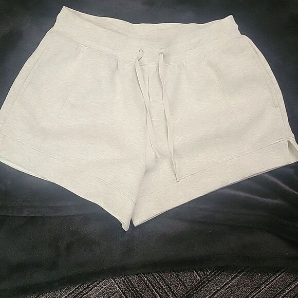 DSG sweatpants shorts. Size M. Gray. NWOT - Picture 1 of 3